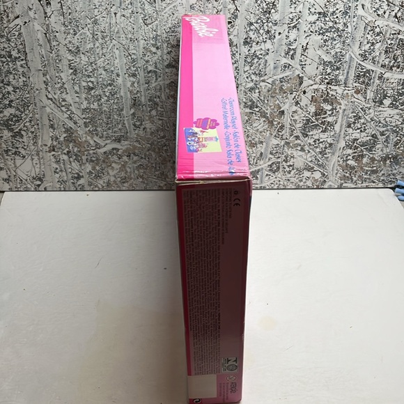 Barbie Classroom Playset Fun Learning at Kelly's Preschool 2002 #67427 - Picture 11 of 11